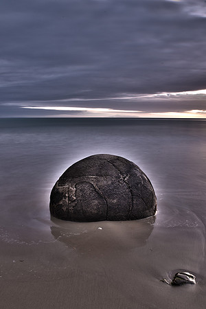 Moeraki Boulder 1