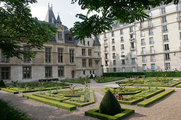 Garden maze