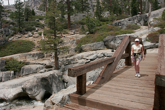 Hike to top of Yosemite Falls